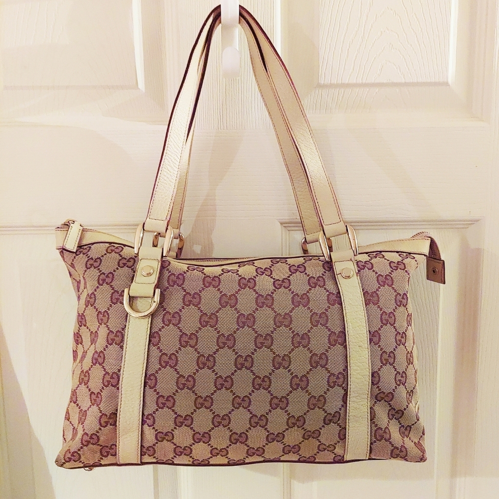 Vintage Gucci GG Canvas Abbey Medium Shoulder Bag - Picture 2 of 16